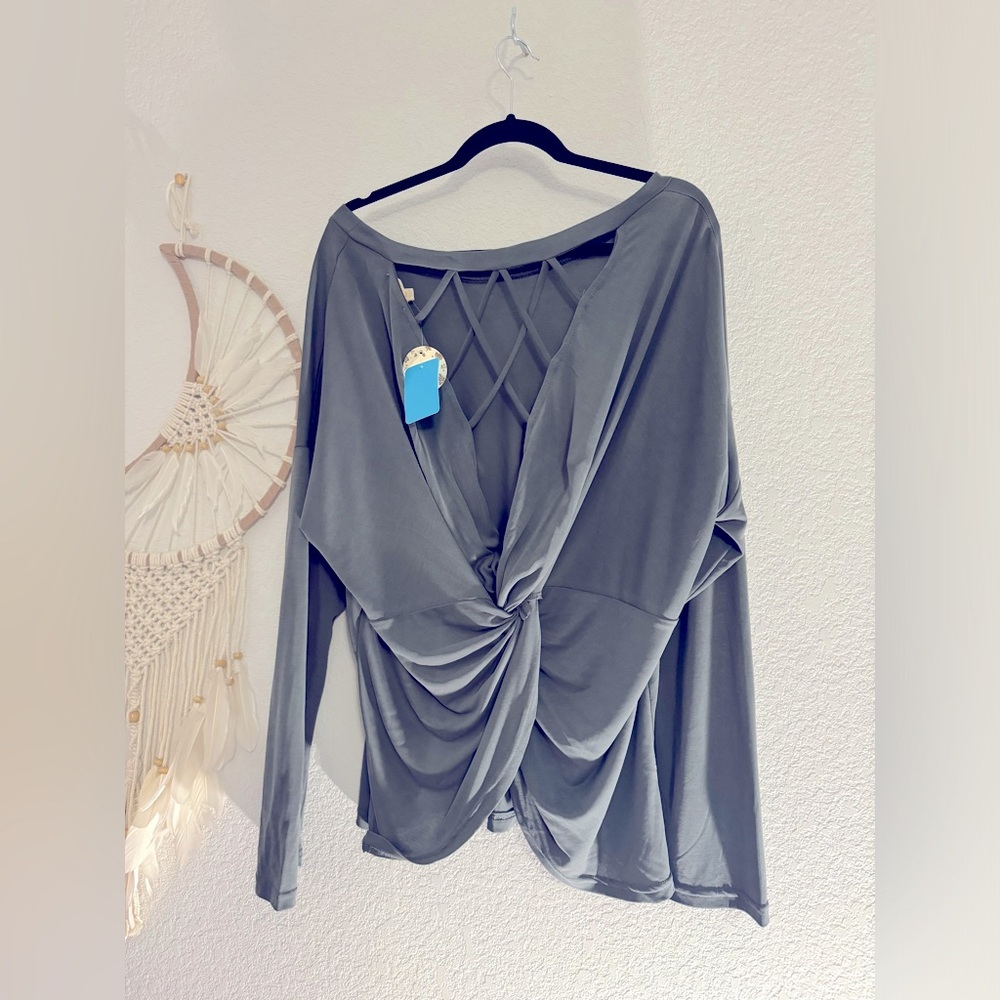 NWT ODDY open back knot detail 3X top